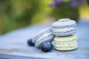 Frühlingshochzeit in Flieder und Grüntönen im Kurpark Bad Vöslau von Barbara Wenz Hochzeitsfotografin