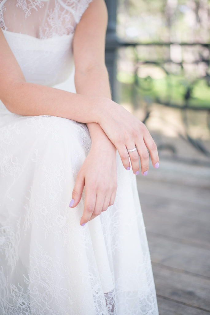 Frühlingshochzeit in Flieder und Grüntönen im Kurpark Bad Vöslau von Barbara Wenz Hochzeitsfotografin