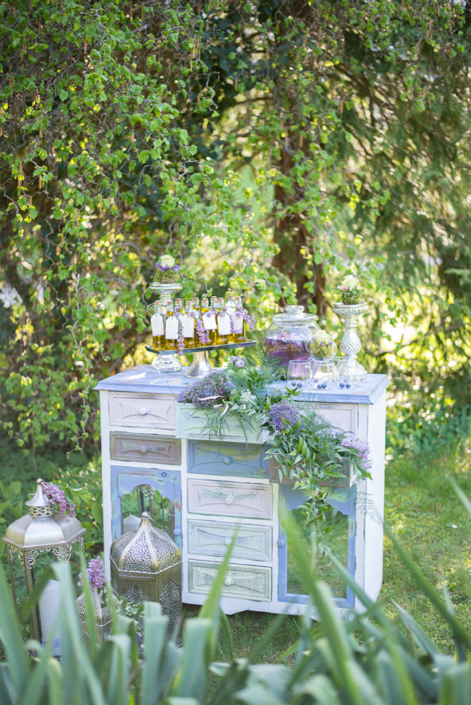 Frühlingshochzeit in Flieder und Grüntönen im Kurpark Bad Vöslau von Barbara Wenz Hochzeitsfotografin