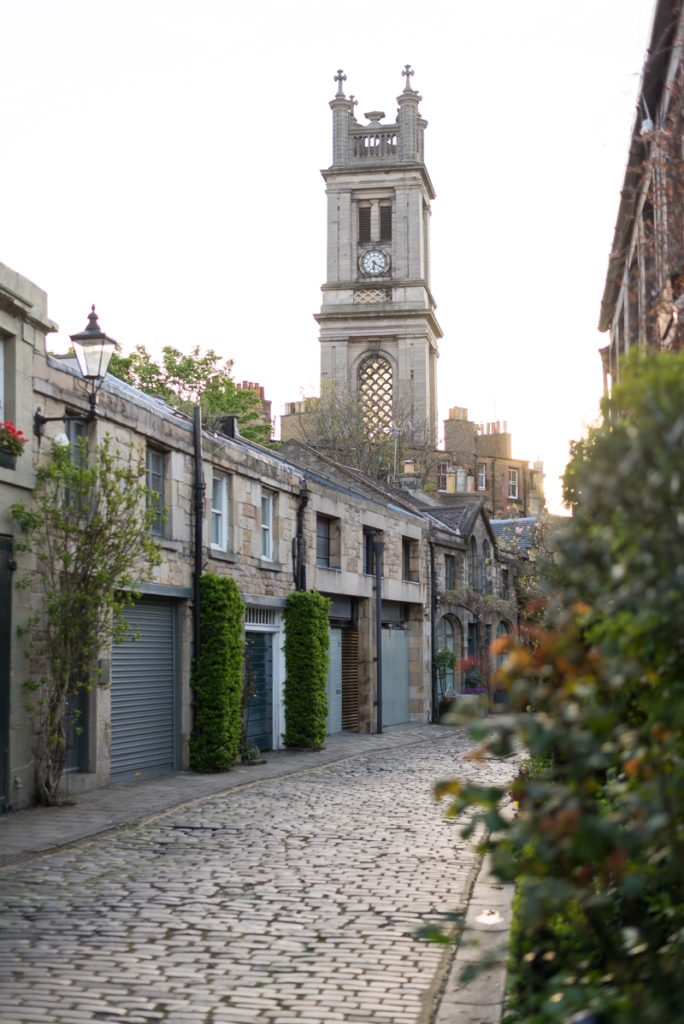 Paarfotos in Edinburghs Innenstadt Hochzeitsfotografin