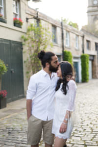 Paarfotos in Edinburghs Innenstadt Hochzeitsfotografin