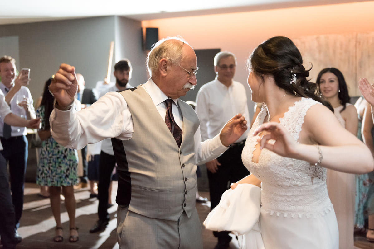 Wedding in Austria dance at Weingut am Reisenberg