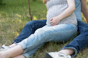 Babybauchfotos und Schwangerschaftssession in Wien in der Gärtnerei Jakubek