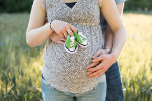 Babybauchfotos und Schwangerschaftssession in Wien in der Gärtnerei Jakubek