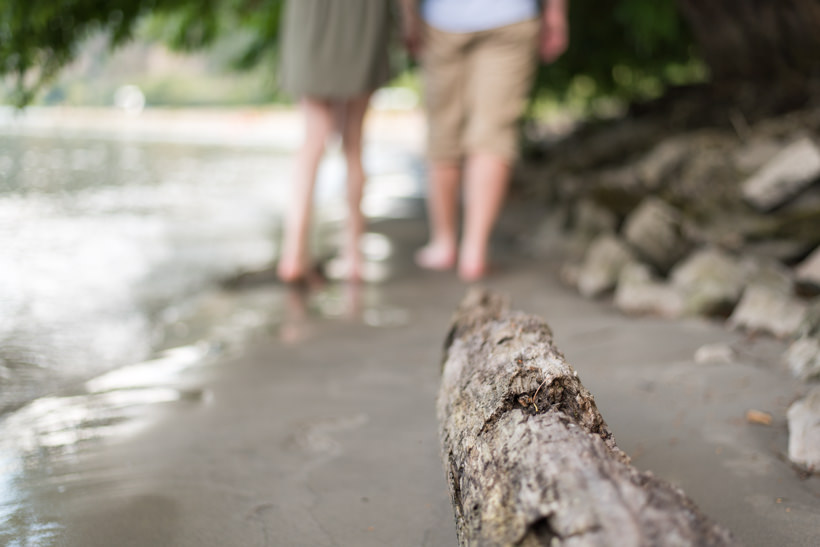 Paarfotos auf einem Strandabschnitt in Österreich Stift Dürnstein