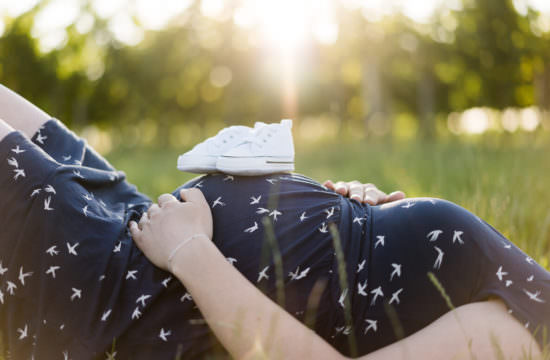 Paarfoto Details Babybauch